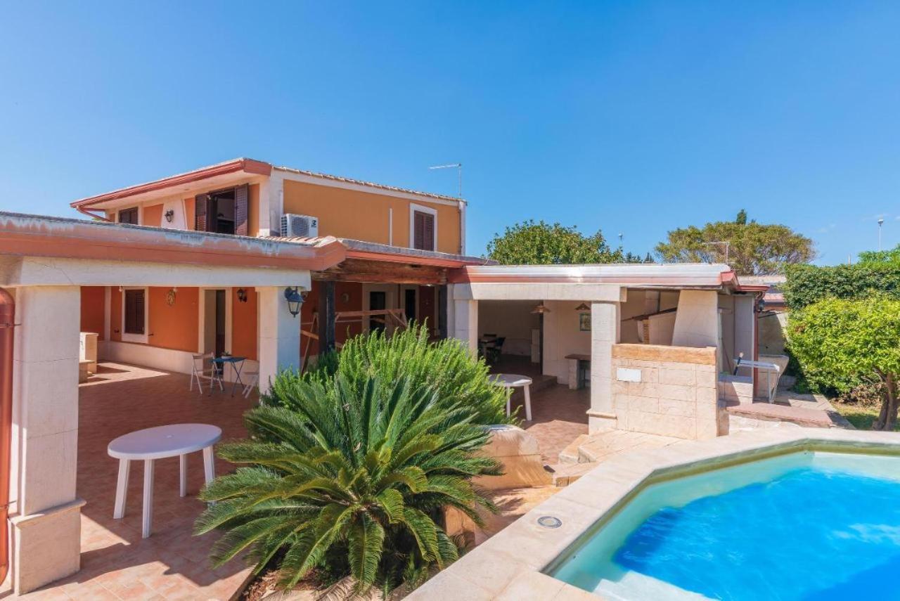 Villa Con Piscina Al Mare Оньина Экстерьер фото