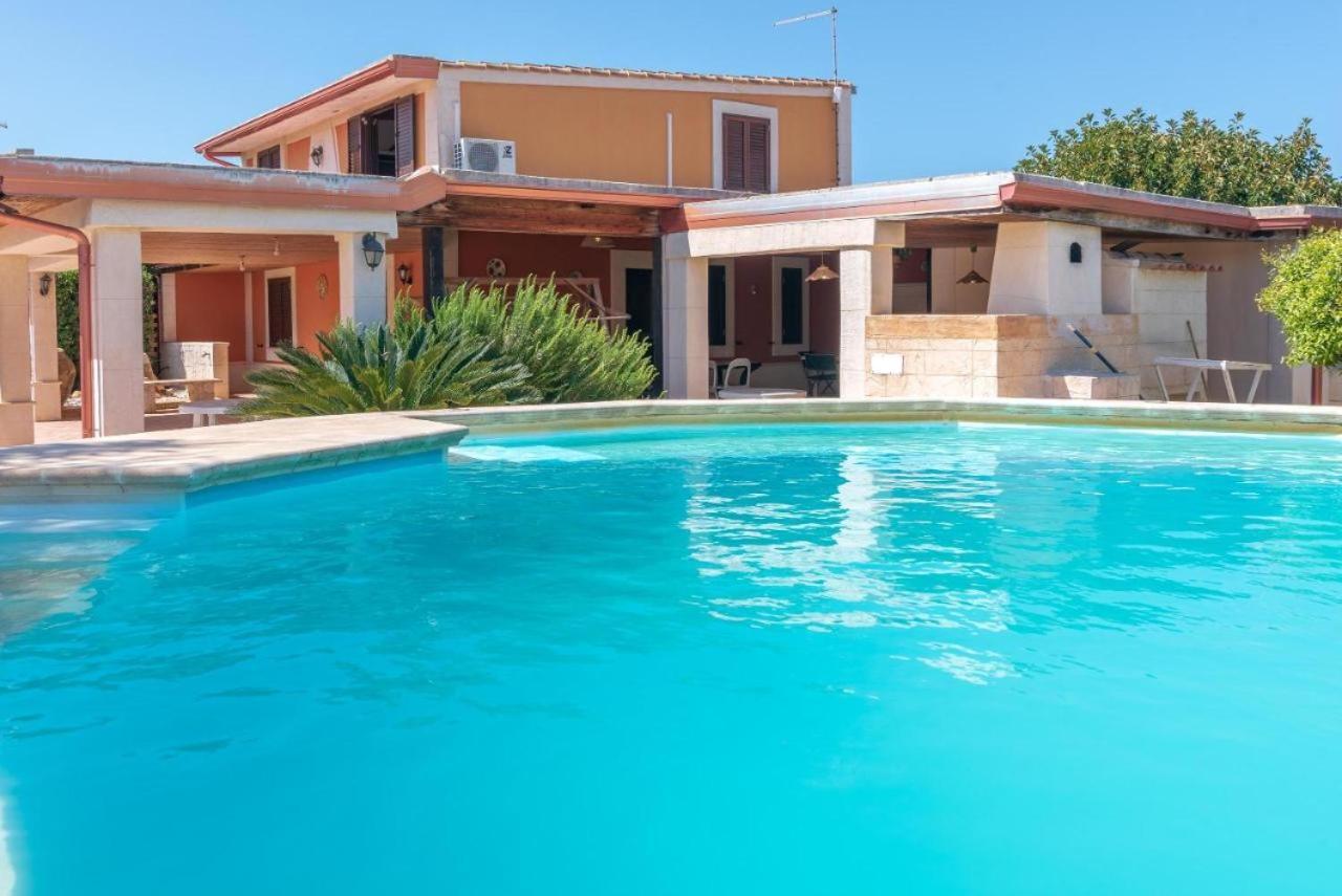 Villa Con Piscina Al Mare Оньина Экстерьер фото